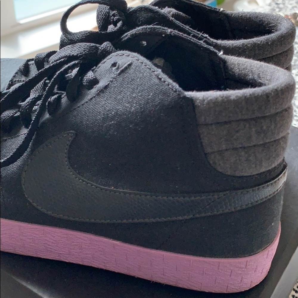 Shoes - Picture 4 of 5